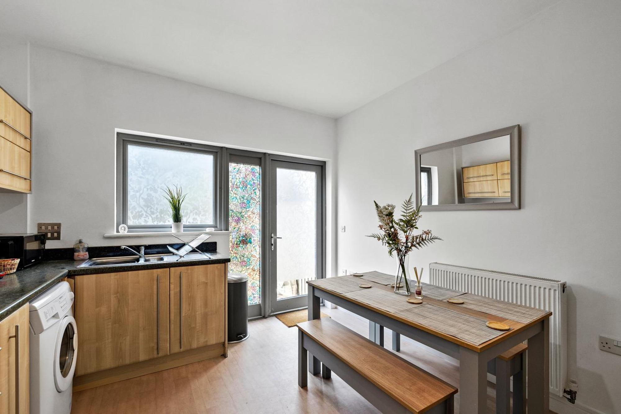 Spacious House By Quay - Sleeps 7 - Free Parking Plymouth Exteriör bild