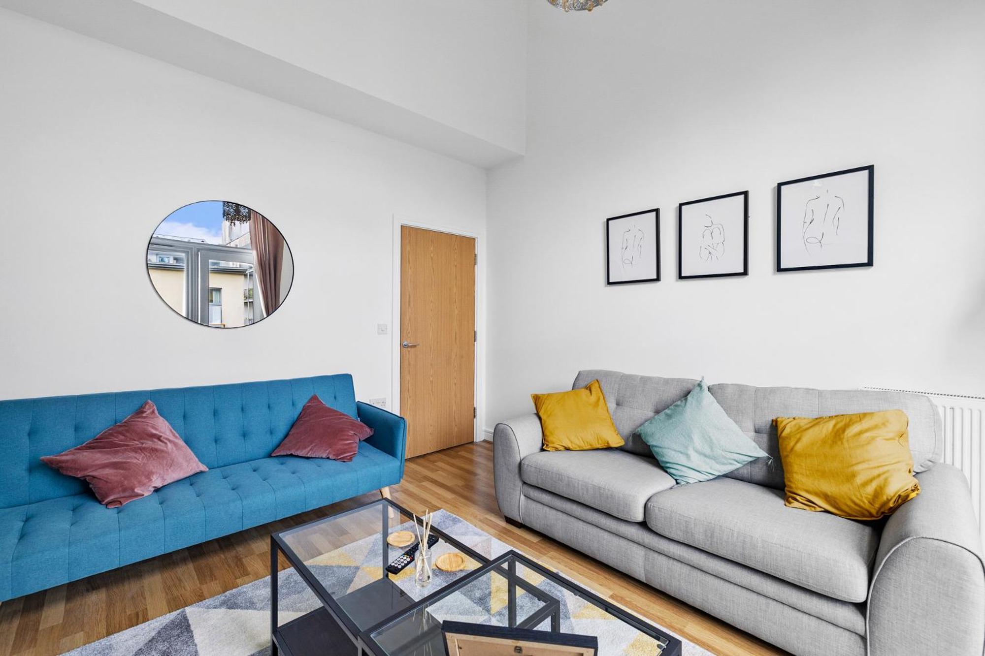 Spacious House By Quay - Sleeps 7 - Free Parking Plymouth Exteriör bild