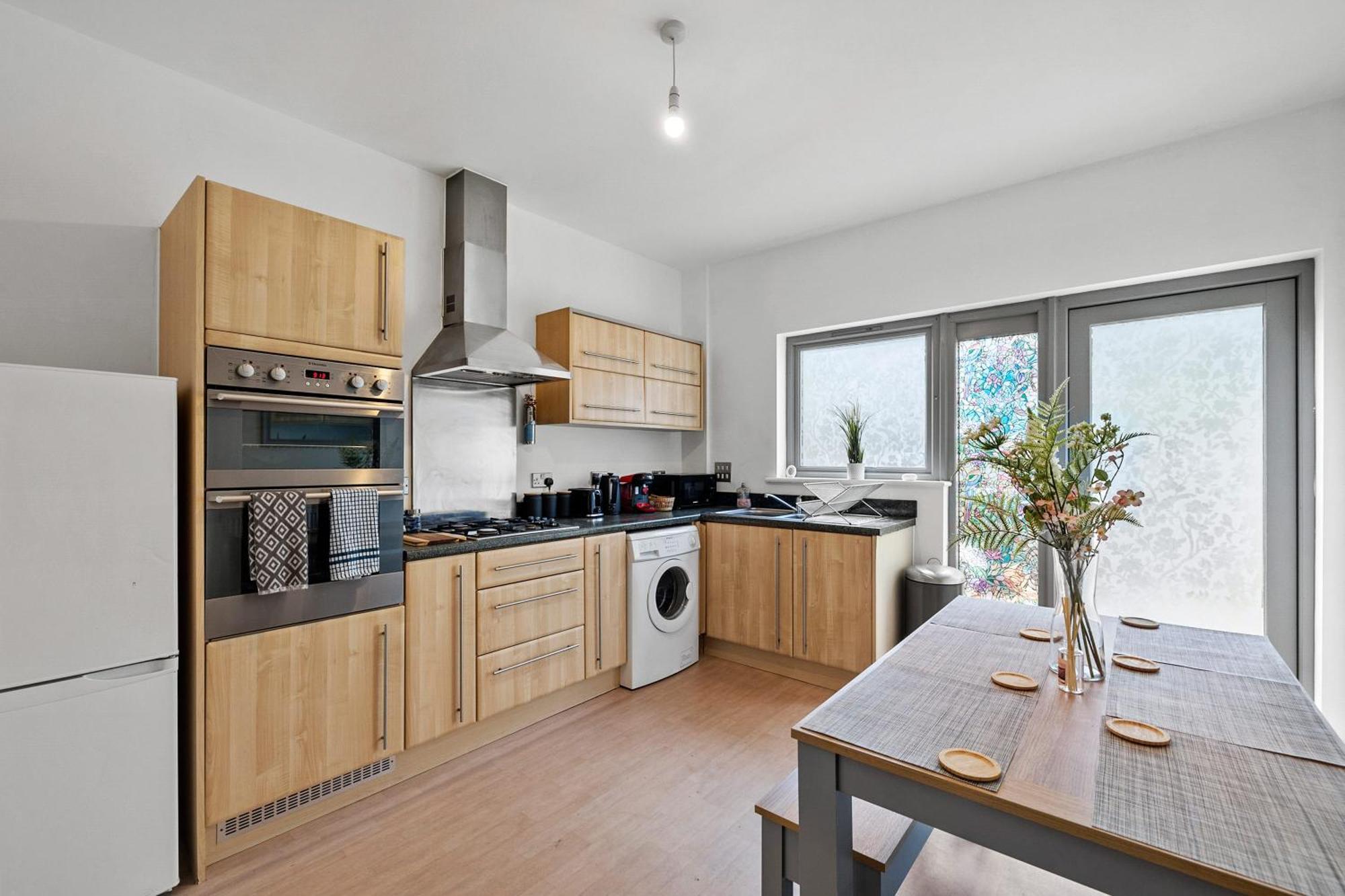 Spacious House By Quay - Sleeps 7 - Free Parking Plymouth Exteriör bild